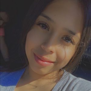 Meet your Posher, Carla